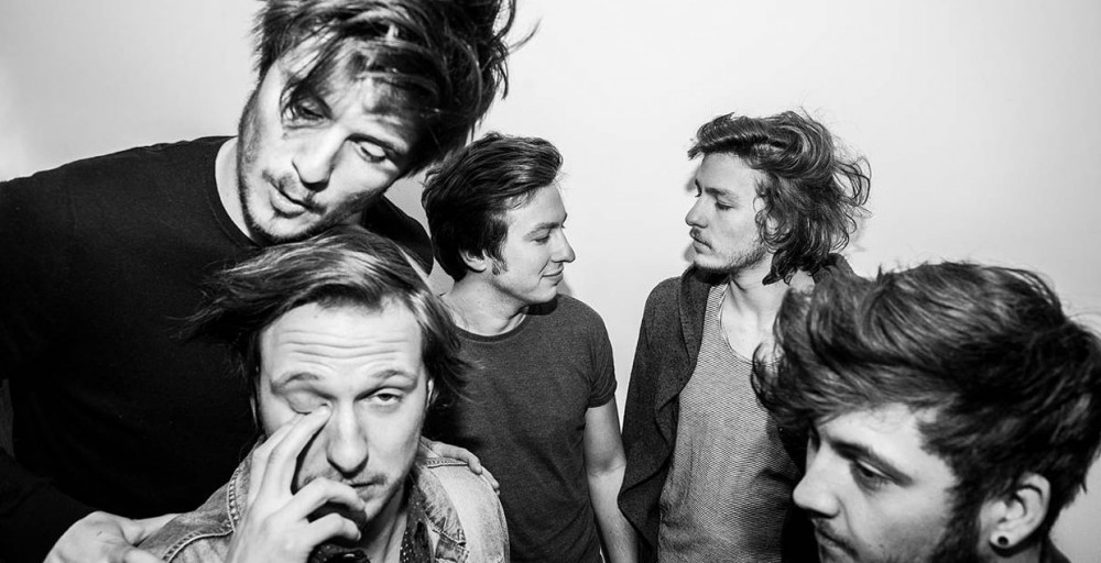 Album Reviews: Bazart en Kings Of Leon