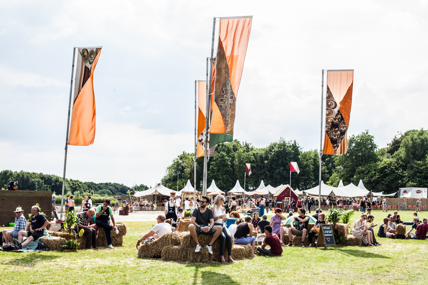 Live Foto Review: Welcome To The Village 2017