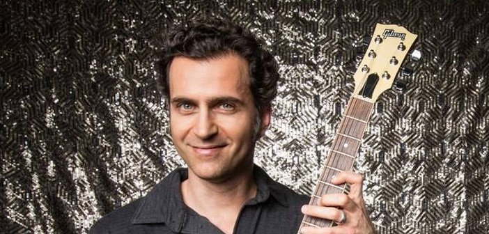 Dweezil Zappa speelt wat hij wil in Metropool en 013