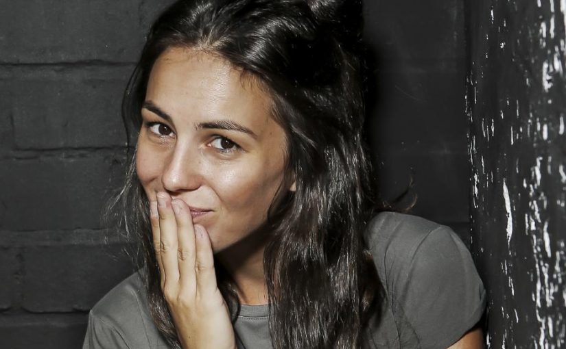 Kwetsbare Amy Shark naar Melkweg