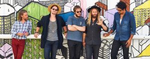 Onconventionele formatie Folk Road Show met nieuw album naar Paradiso