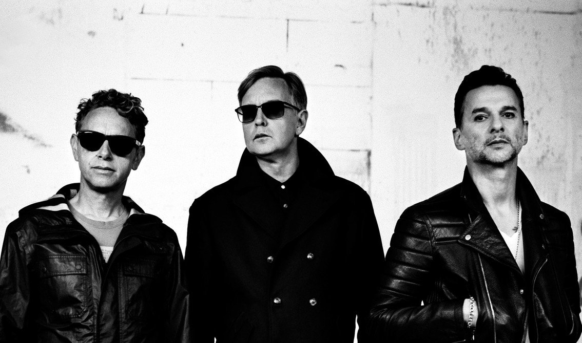 Depeche Mode eert David Bowie met officiële coverversie en video Heroes