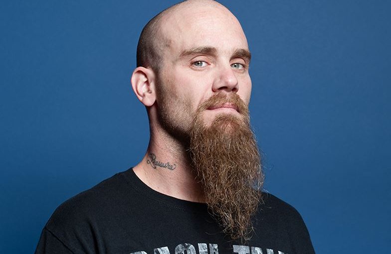 Voormalig Queens Of The Stone Age-bassist Nick Oliveri naar Patronaat