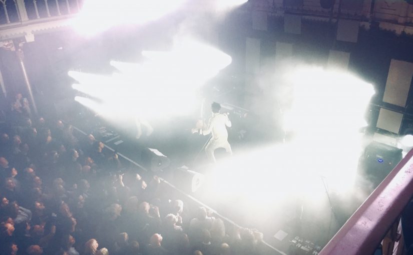 Gary Numan laat de muziek spreken in Paradiso