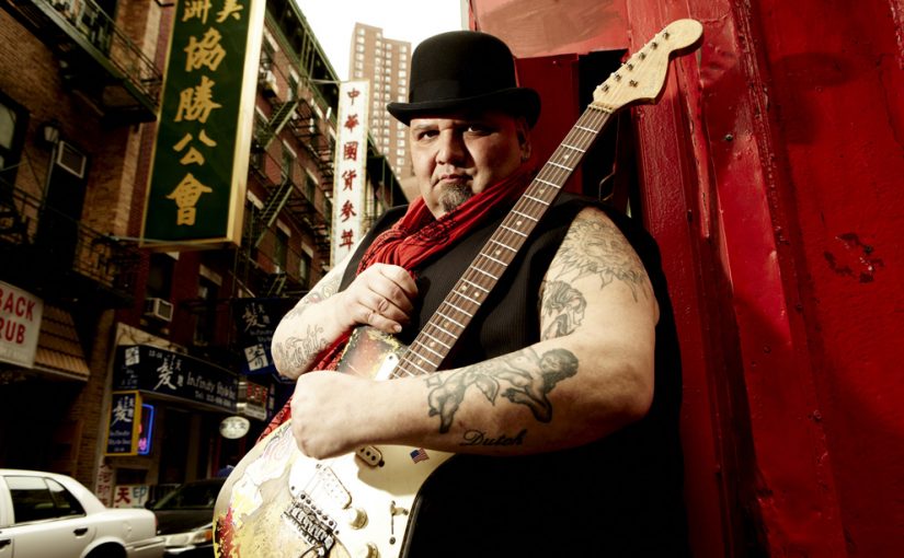 Blues icoon Popa Chubby (USA) op 23 augustus in Gebouw-T