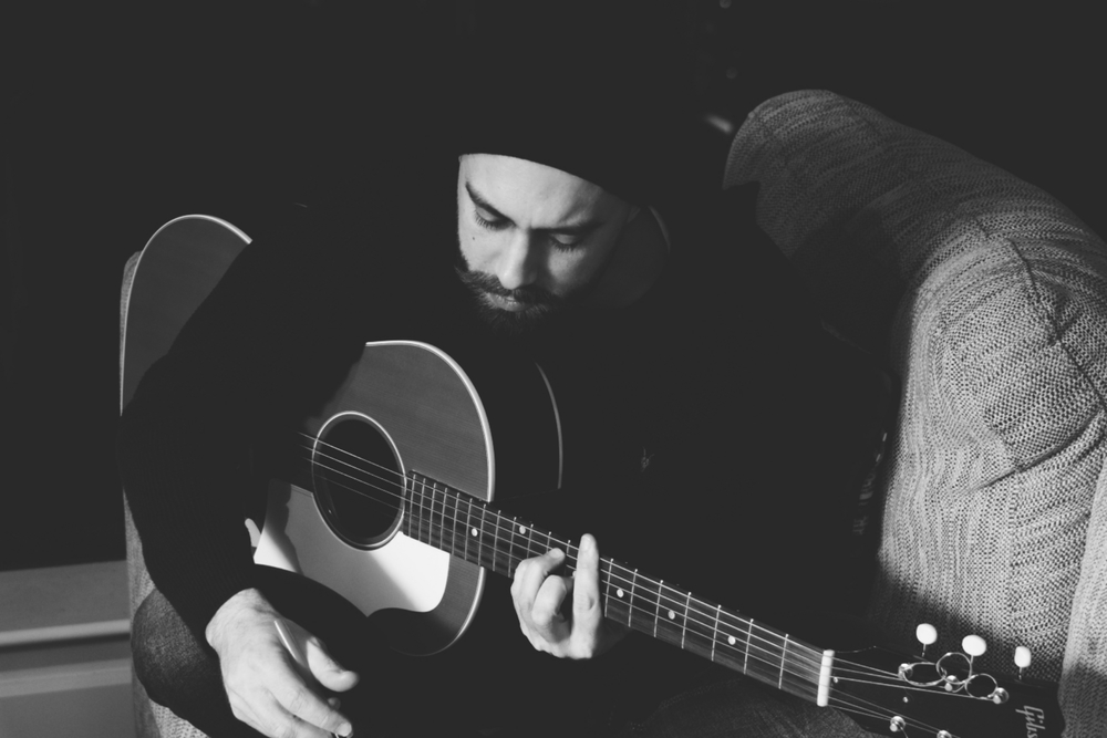 Britse singer-songwriter River Matthews naar Paradiso en Statenhal