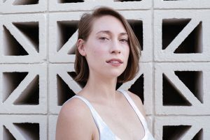 Melancholische Anna Burch komt met solodebuut