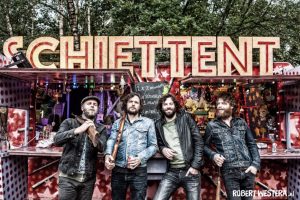 Bökkers geeft startschot voor 2018 tour in Heino