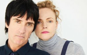 The Priest van Johnny Marr & Maxine Peake op -1 en STEM!