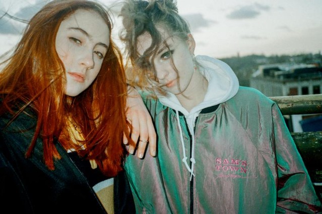 Let’s Eat Grandma – Falling Into Me