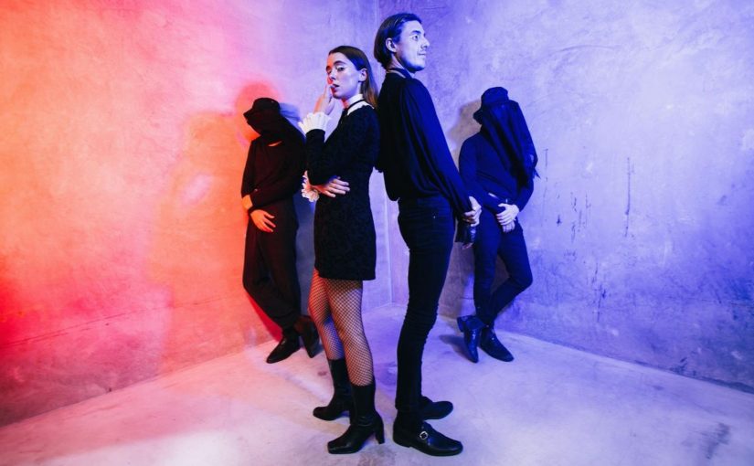 Confidence Man – Don’t You Know I’m In A Band