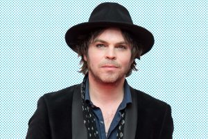 Gaz Coombes – Walk The Walk