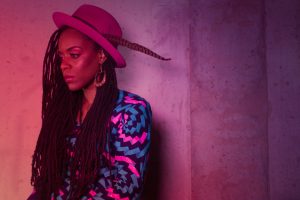 Akua Naru naar Paard, TivoliVredenburg en Welcome To The Village