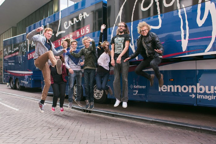 Popsport presents John Lennon Bus naar drie Nederlandse steden