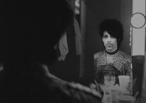 The Prince Estate kondigt Piano & A Microphone 1983 album aan