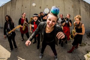 EP-release van uptempo, party band SKAPICHE?! op 7 juli in De Kroepoekfabriek