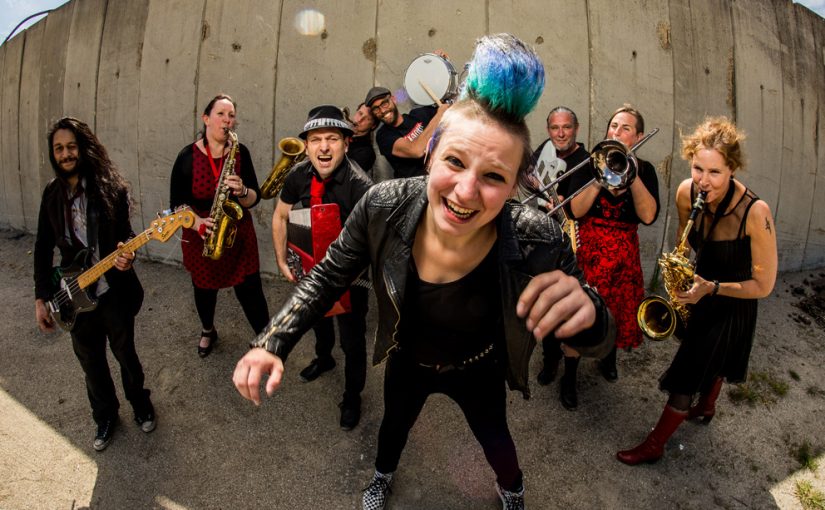 EP-release van uptempo, party band SKAPICHE?! op 7 juli  in De Kroepoekfabriek