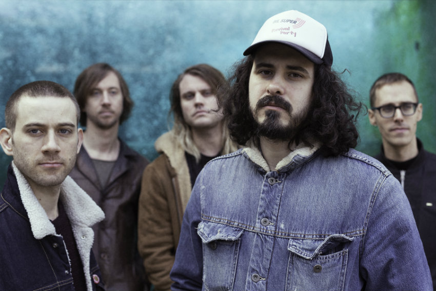 Kitchenette – Upon The Shoulders