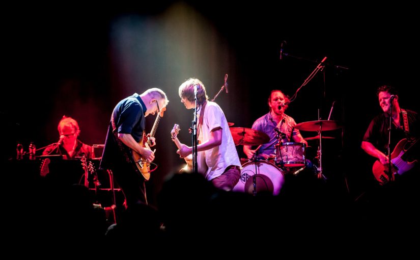 Her Majesty met ‘The Very Best Of CSNY’ op 7 september in de Gigant