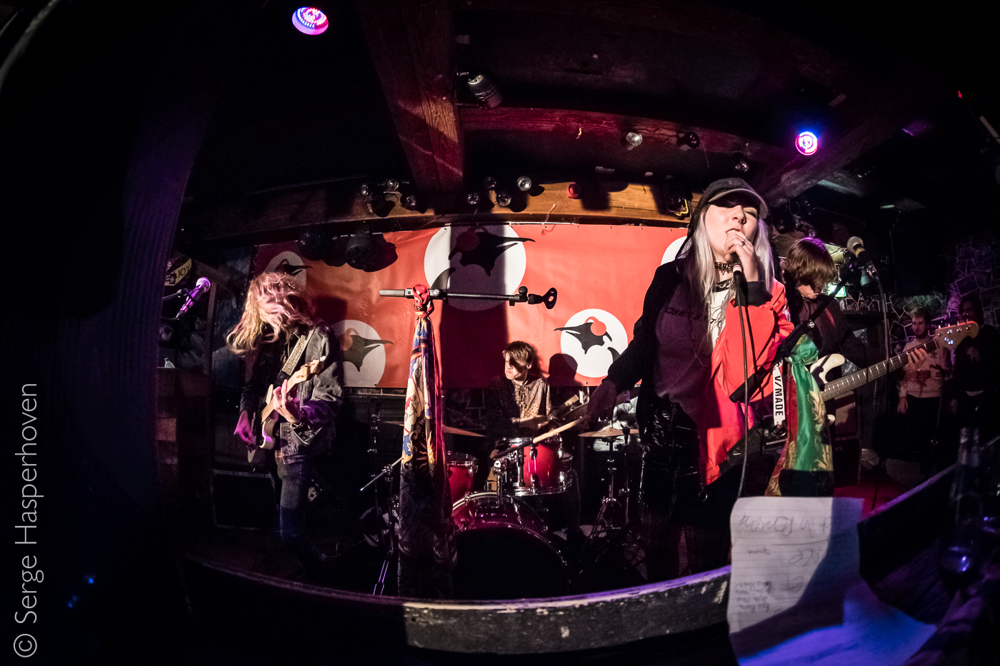 Primeur: Venhill raast door het land met nieuwe single ‘Chemical’