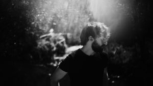 Tickets voor troubadour Angelo De Augustine op 26 februari in Paradiso