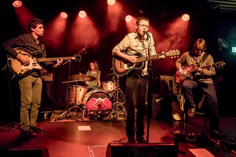 The Avonden – Zacht Rood Licht