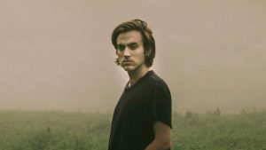 Country met ’70s feel van Andrew Combs in Paard en Paradiso