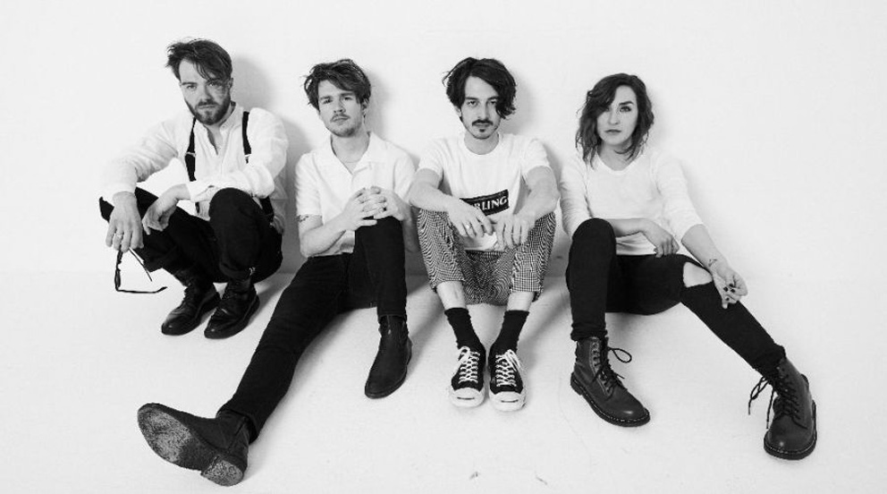 Indian Askin geeft release party voor ‘Another Round’