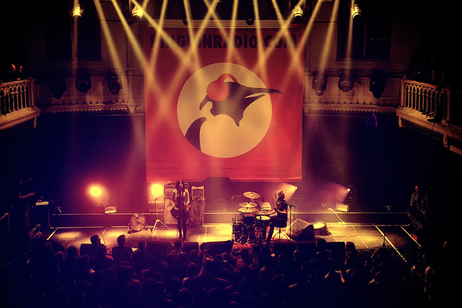 Wij zoeken bands om te shinen in Paradiso!