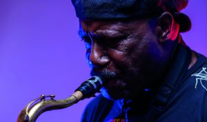 De ‘James Brown van Ghana’ – Gyedu-Blay Ambolley – op 15 feb in Grounds