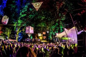 TWEEDE LADING NAMEN MISTY FIELDS 2019