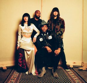Khruangbin & Leon Bridges – Texas Sun