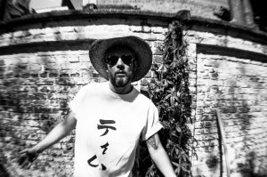 Clipprimeur: Millionaire – Strange Days