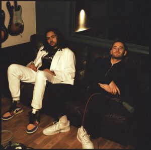 Tom Misch & Yussef Dayes – Nightrider (feat. Freddie Gibbs)