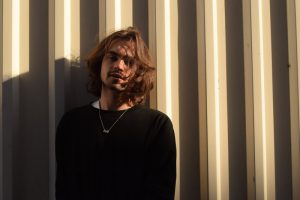 A.M. Sam releast tourshirt met gratis track