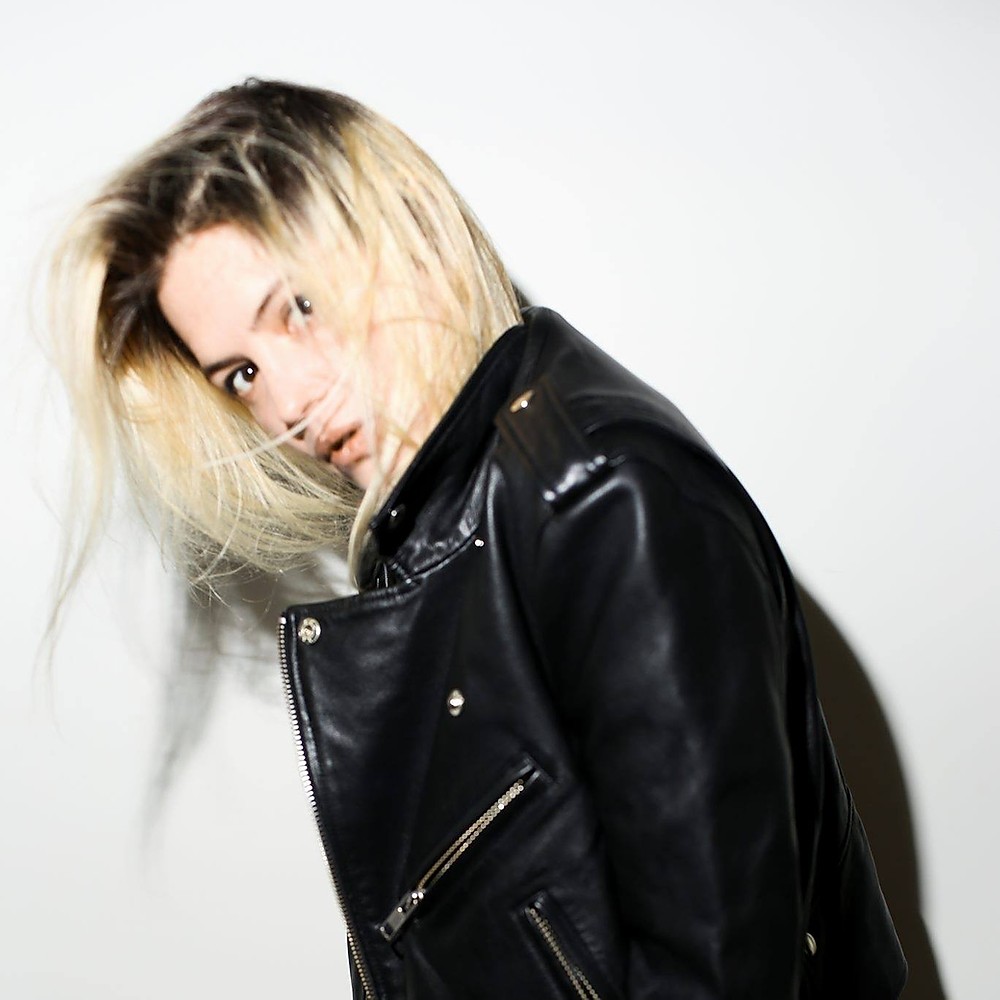 Alison Mosshart – Rise