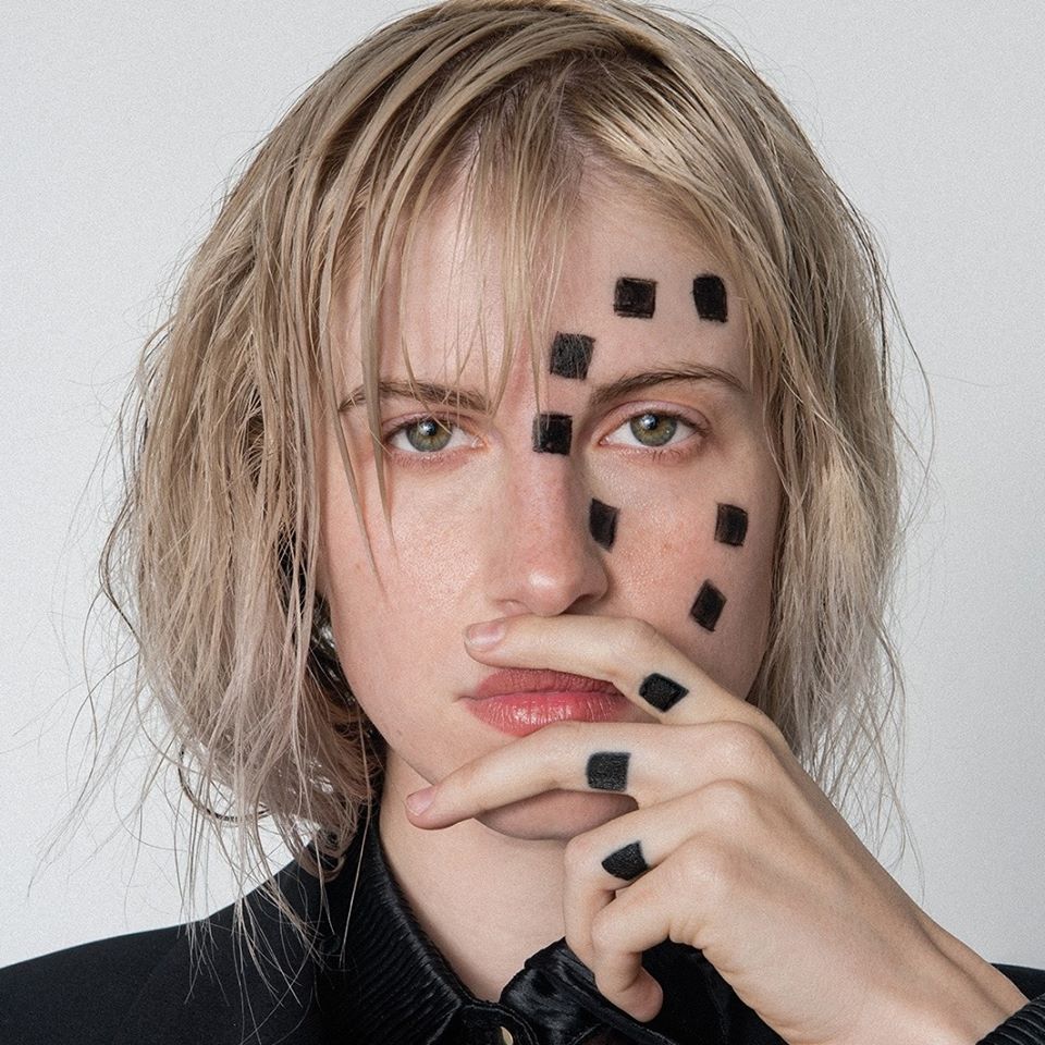 Popwarmer: Hayley Williams – Simmer