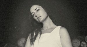 Jess Williamson – Pictures Of Flowers