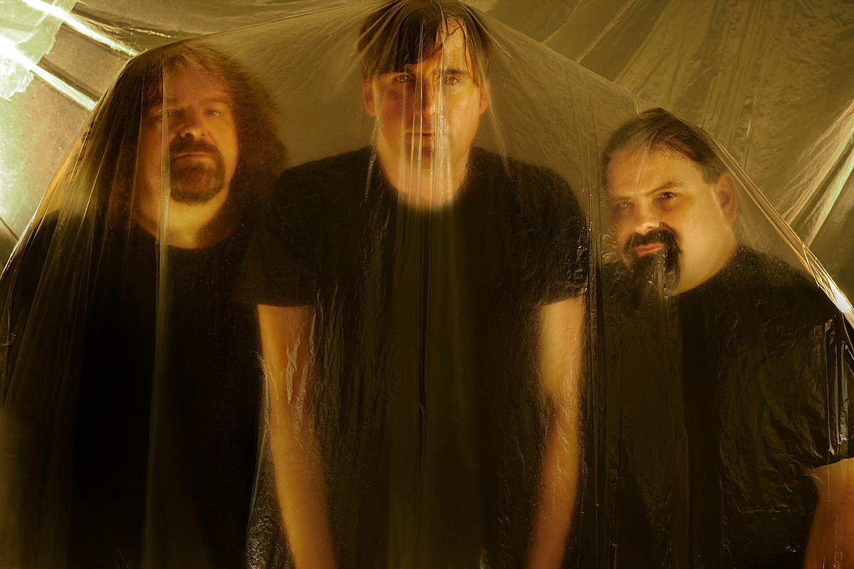 Napalm Death – Amoral