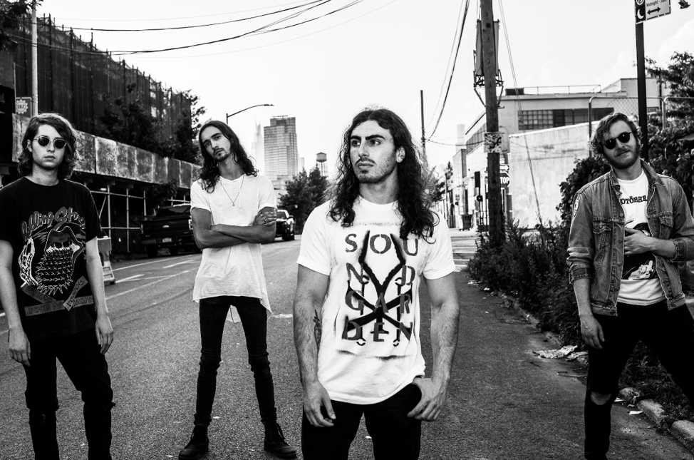 BRKN LOVE – Burried