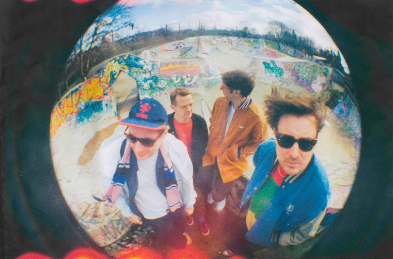 Django Django – Glowing In The Dark