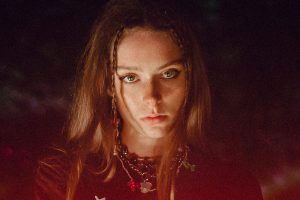 Popwarmer: Holly Humberstone – Falling Asleep At The Wheel