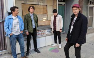 Kiwi Jr. – Waiting In Line