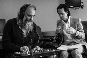 Nick Cave & Warren Ellis ‘Carnage’ nu online