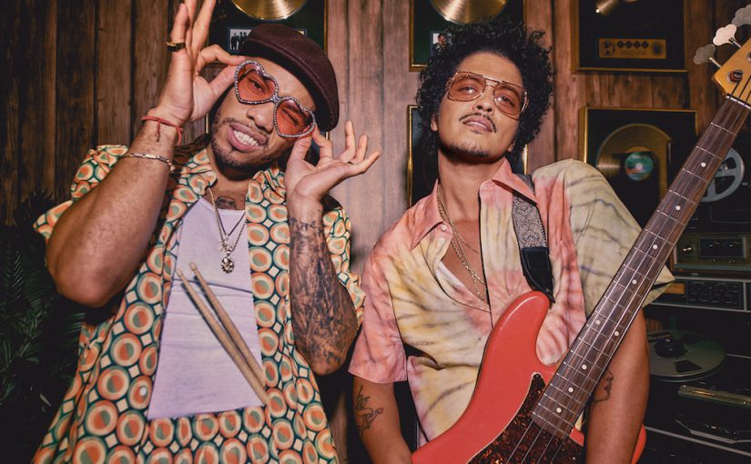 Popwarmer: Silk Sonic (Bruno Mars & Anderson .Paak) – Leave the Door Open