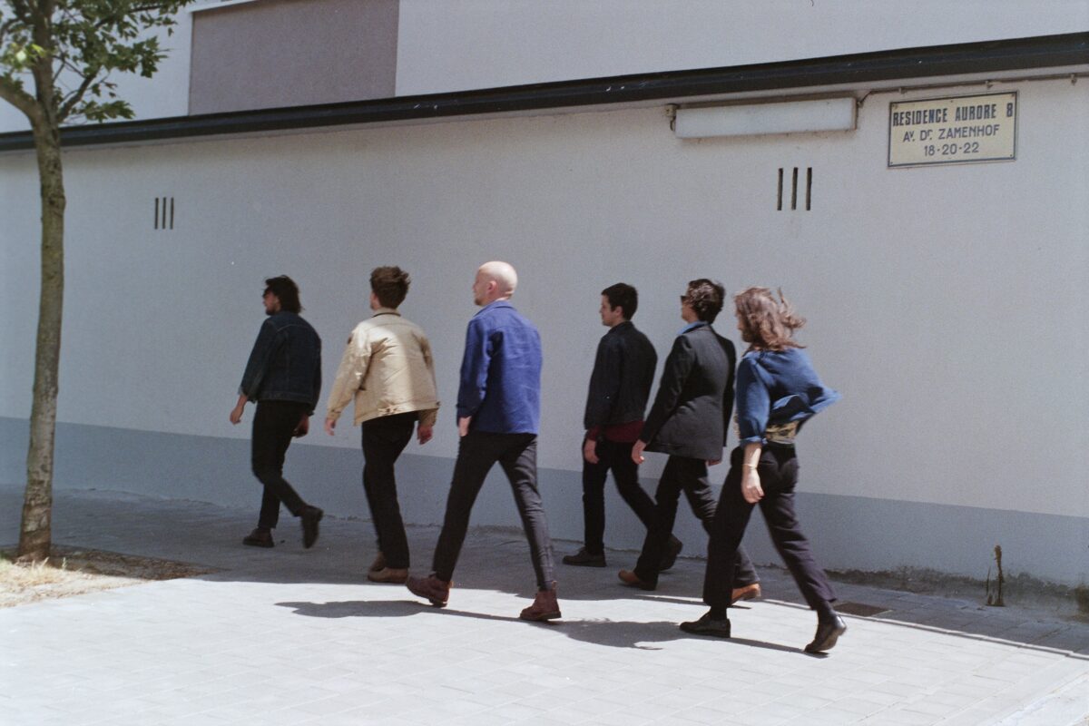 The Calicos – Follow You Down