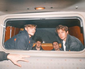 Foxlane – flashy lights, underground