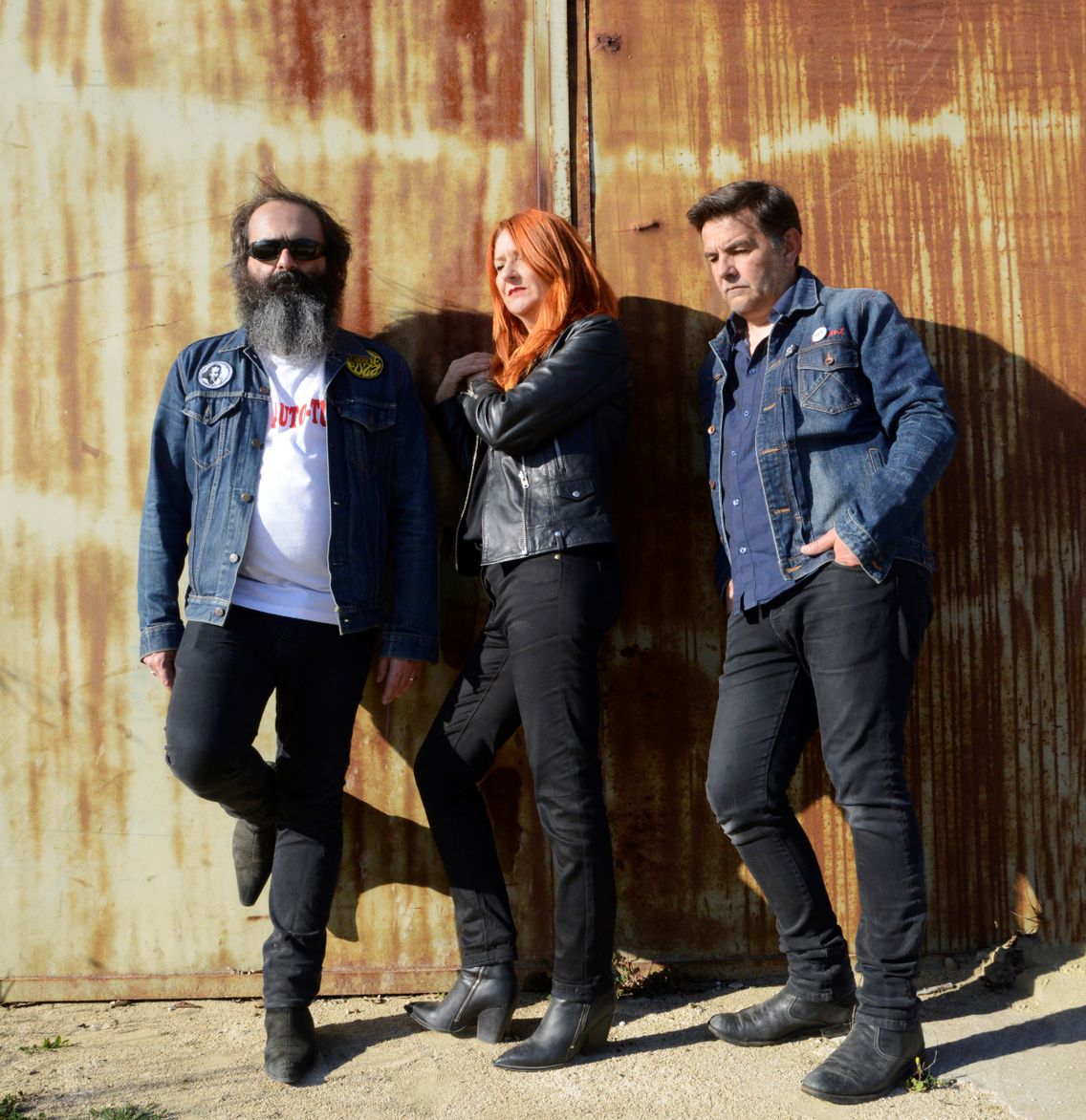 The Limiñanas & Laurent Garnier – Que Calor (feat. Edi Pistolas)
