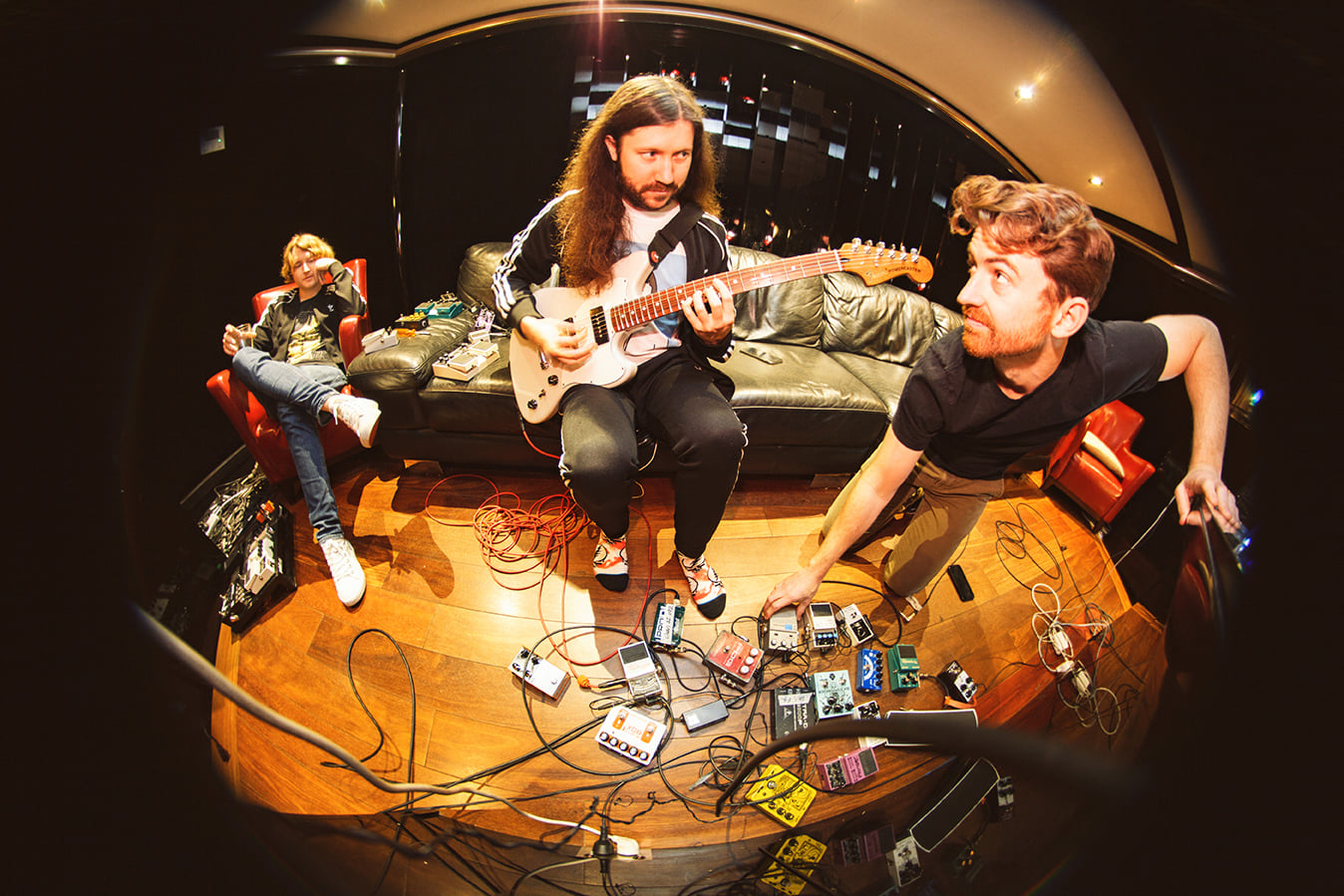 DZ Deathrays – Kerosine.