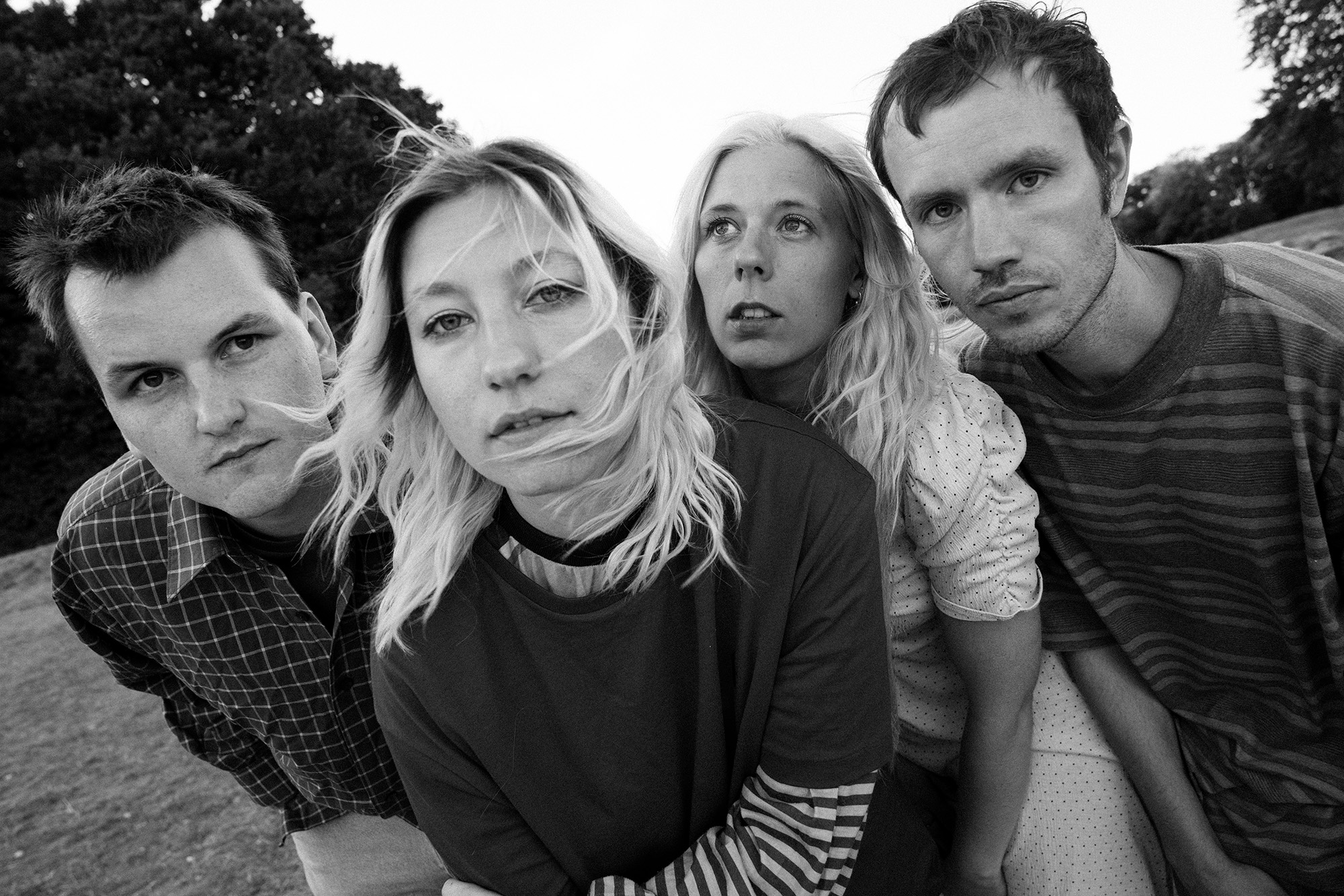 Coach Party – FLAG (Feel Like A Girl)